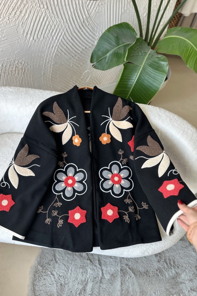 Kardelen Siyah Ceket