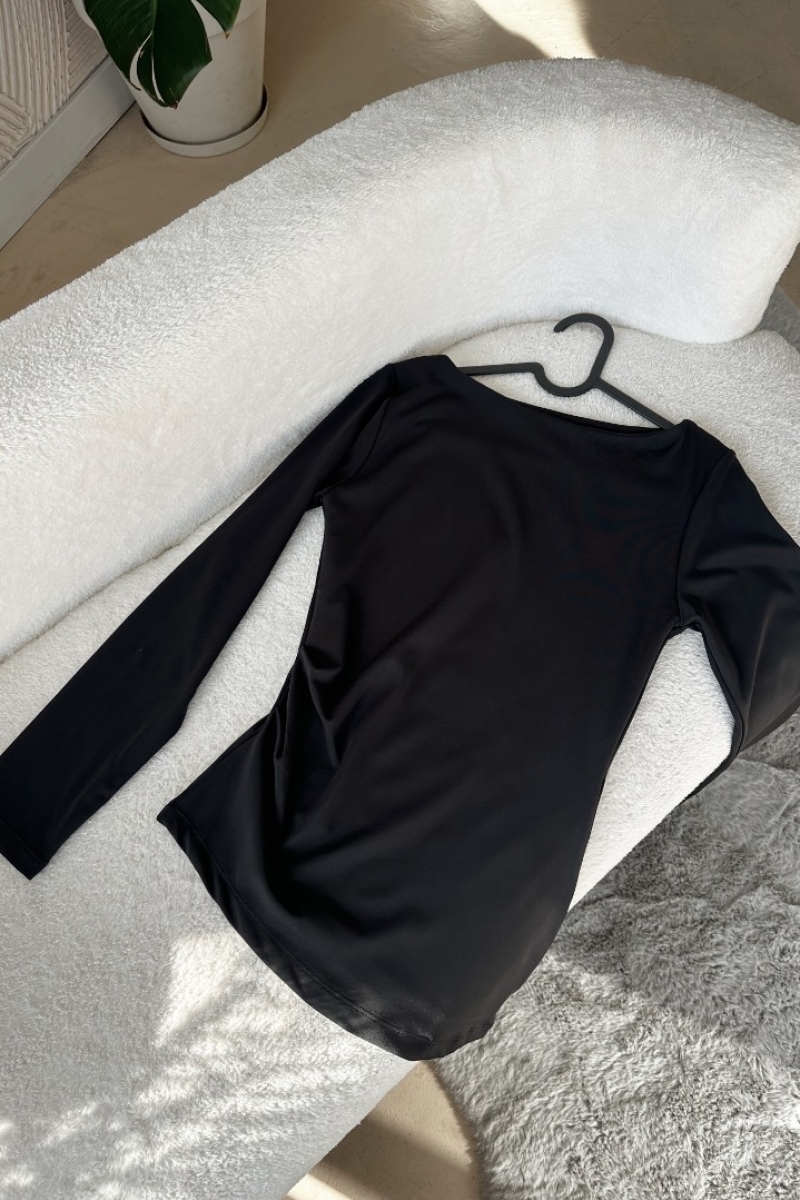 Leyla Siyah Asimetrik Bluz