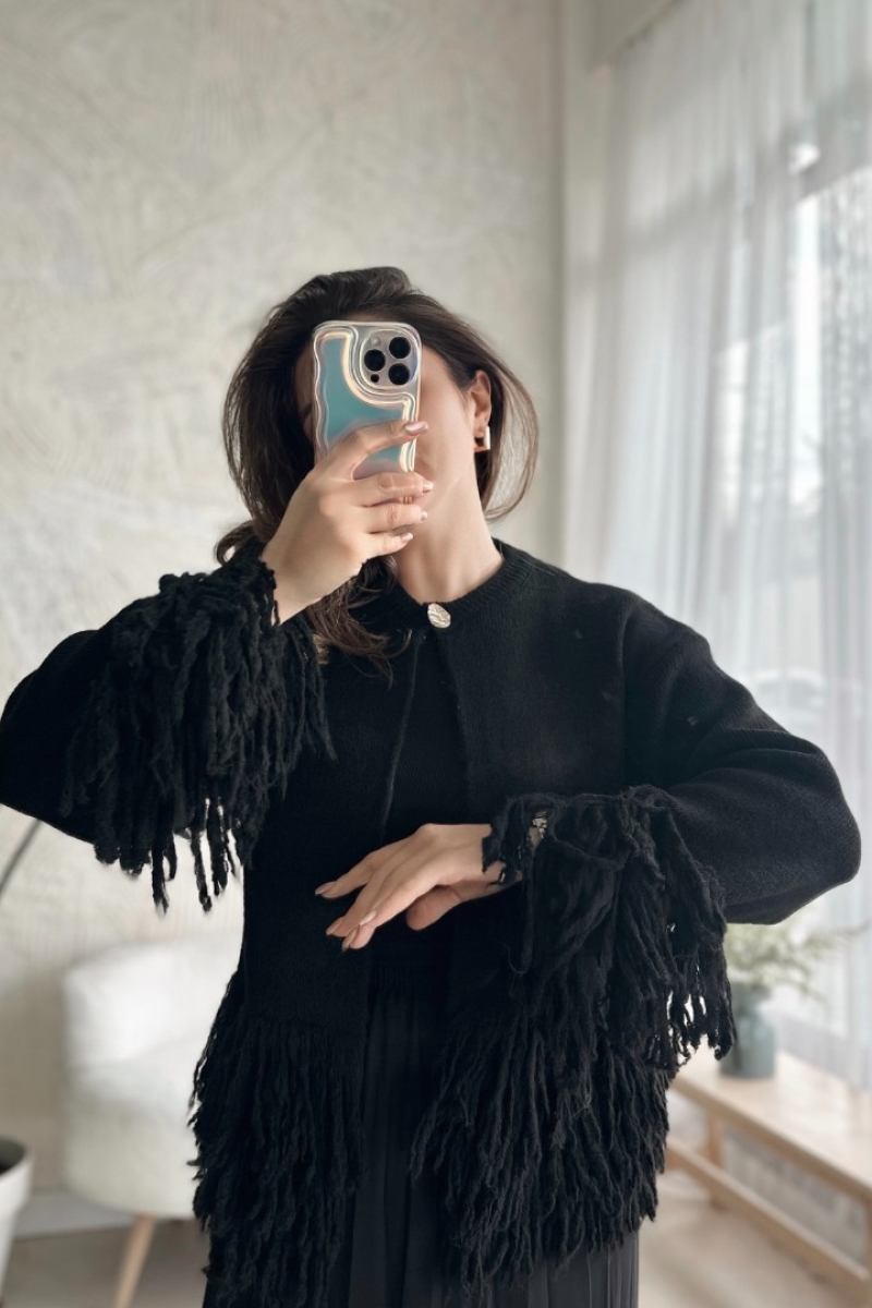 Poll Feza Siyah Hırka