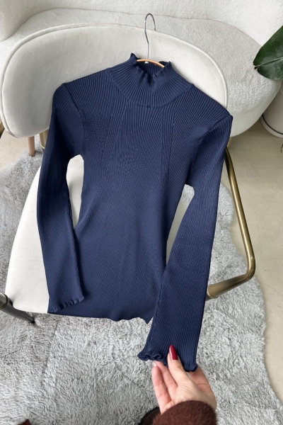 Benny Lacivert Kazak