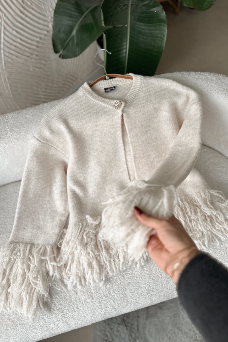 Poll Feza Beyaz Hırka