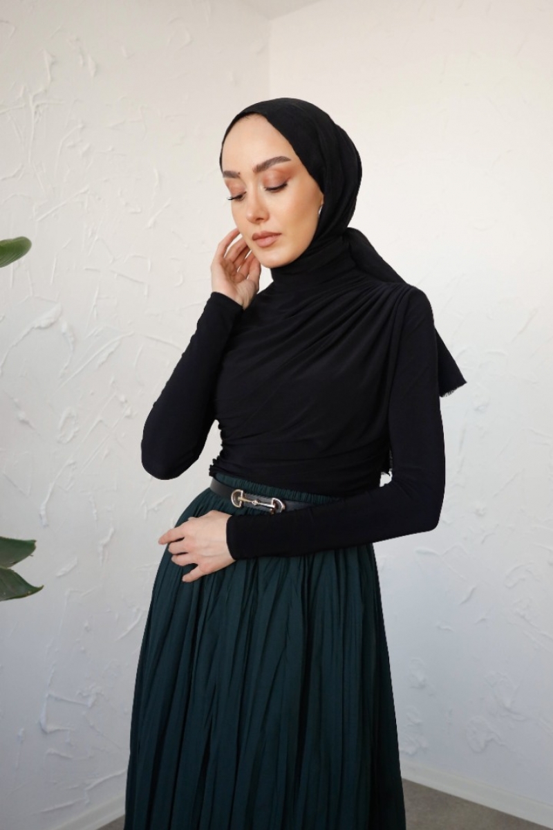 Zahel Siyah Drapeli Dik Yaka Bluz
