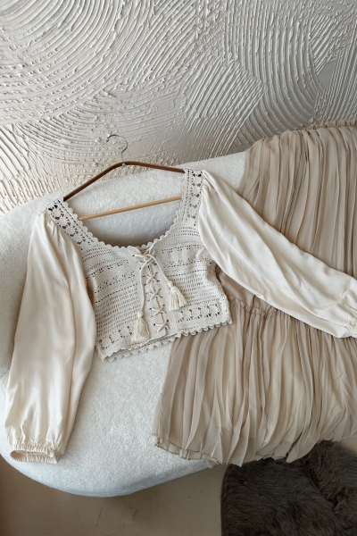 Rozerin Bej Crop Bluz