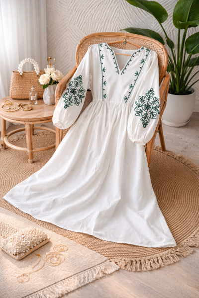 Mari Yeşil Beyaz Elbise