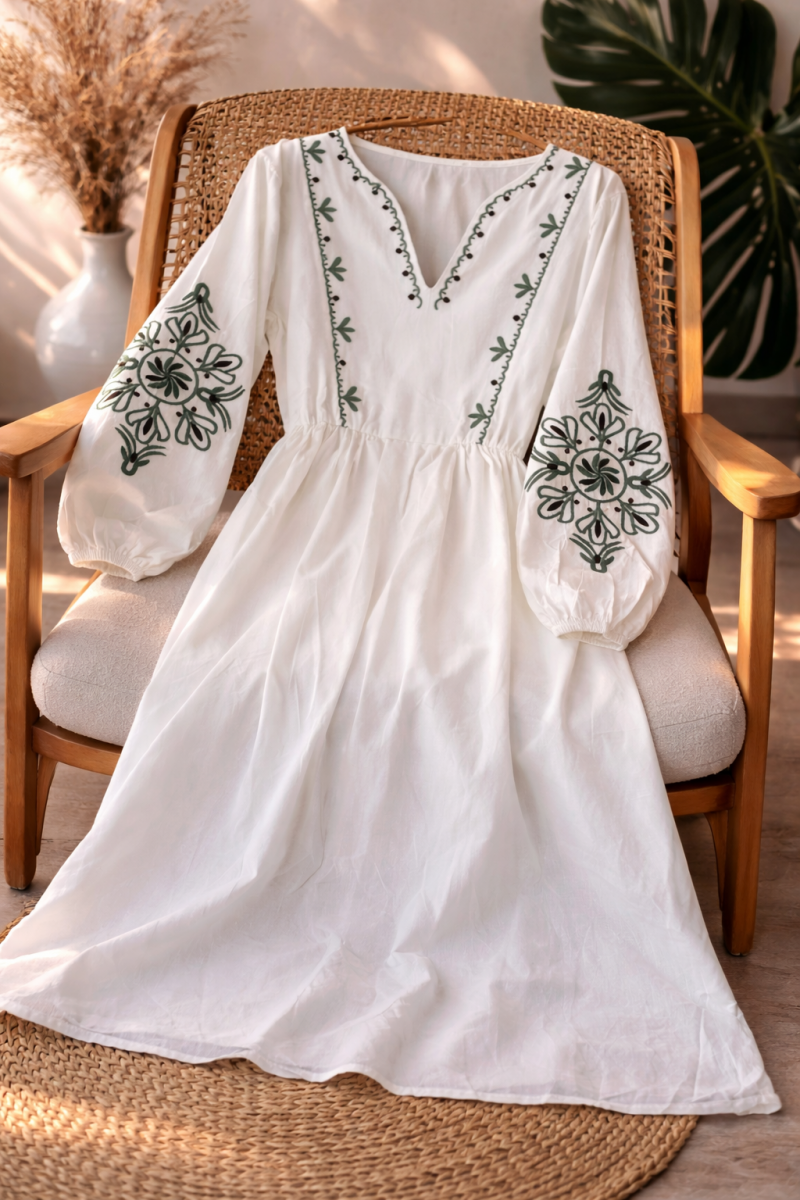 Mari Yeşil Beyaz Elbise